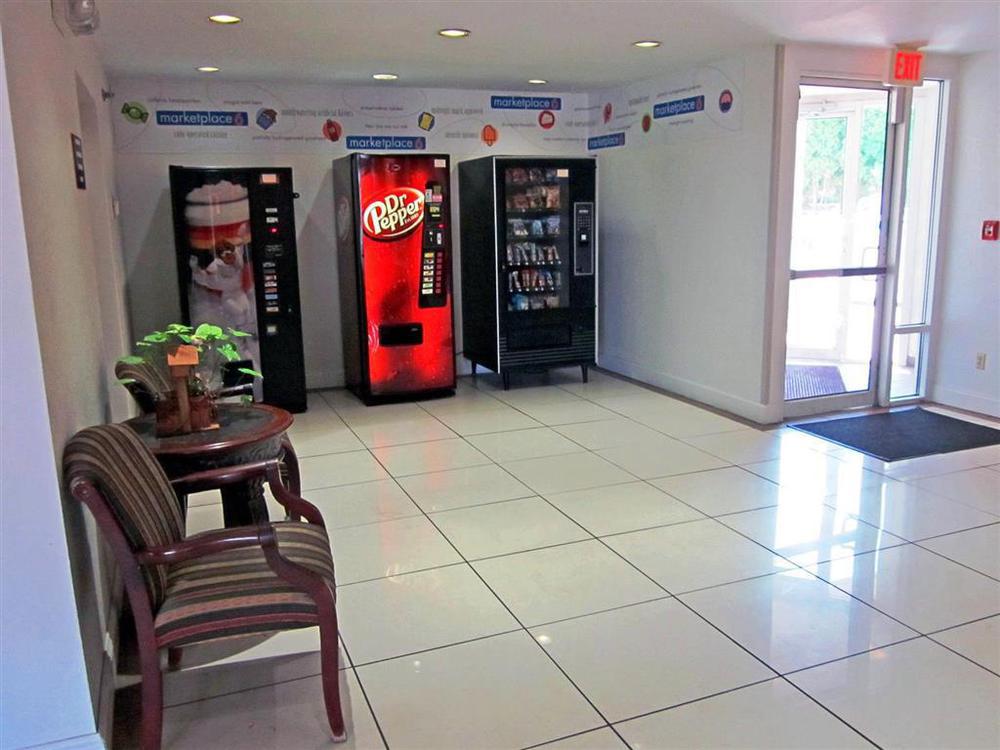 Motel 6 Normal Servicios foto