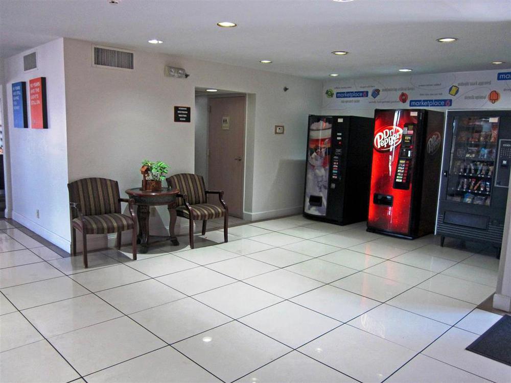 Motel 6 Normal Facilidades foto